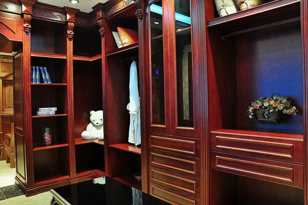 衣帽間· 現(xiàn)代簡(jiǎn)約風(fēng)格 衣帽間· 現(xiàn)代簡(jiǎn)約風(fēng)格