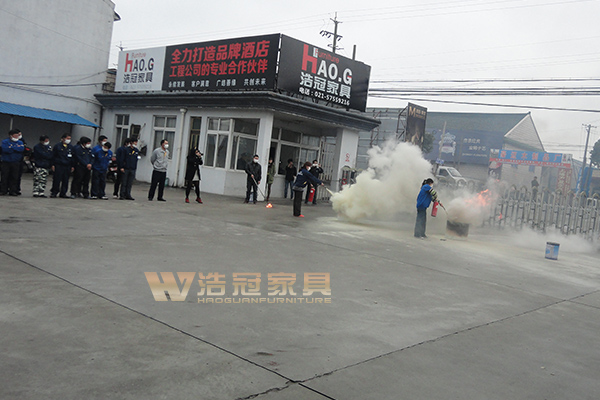 員工學習用滅火器-浩冠家具消防演習