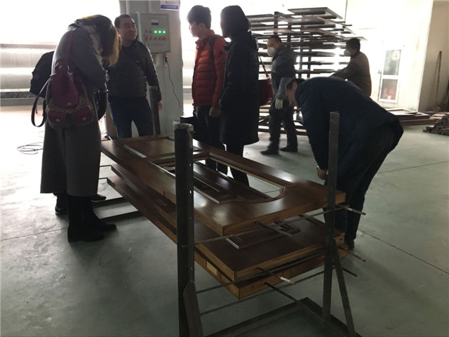 探討木門工藝.jpg 探討木門工藝.jpg