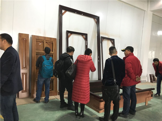 在噴涂產品.jpg 在噴涂產品.jpg