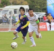 浩冠家具員工爭搶球