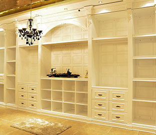 白色渾水衣帽間 白色渾水衣帽間